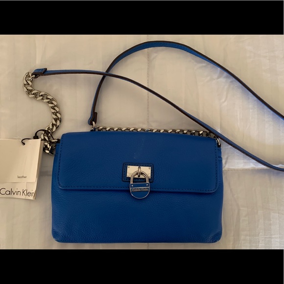 Calvin Klein crossbody bag - Picture 1 of 4